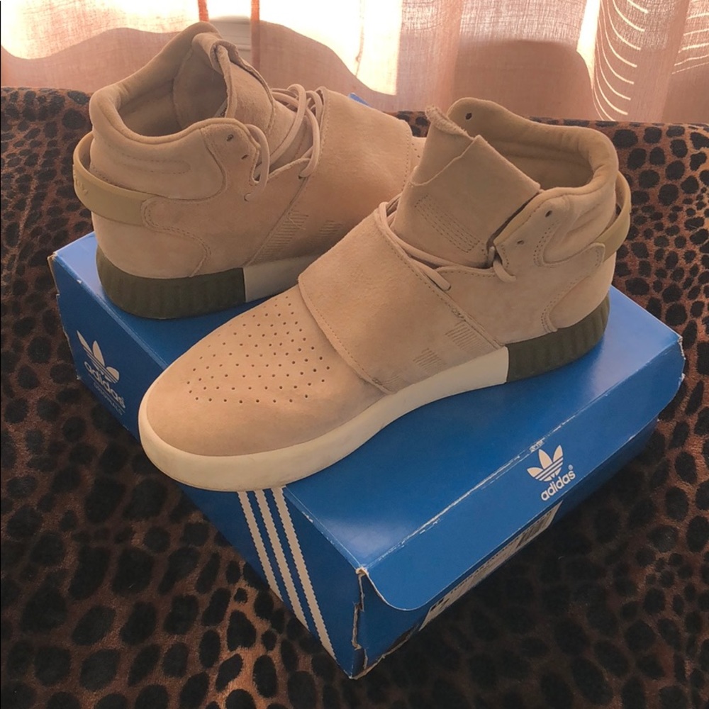 Adidas Women’s Tubular Invader w strap Size 7.5